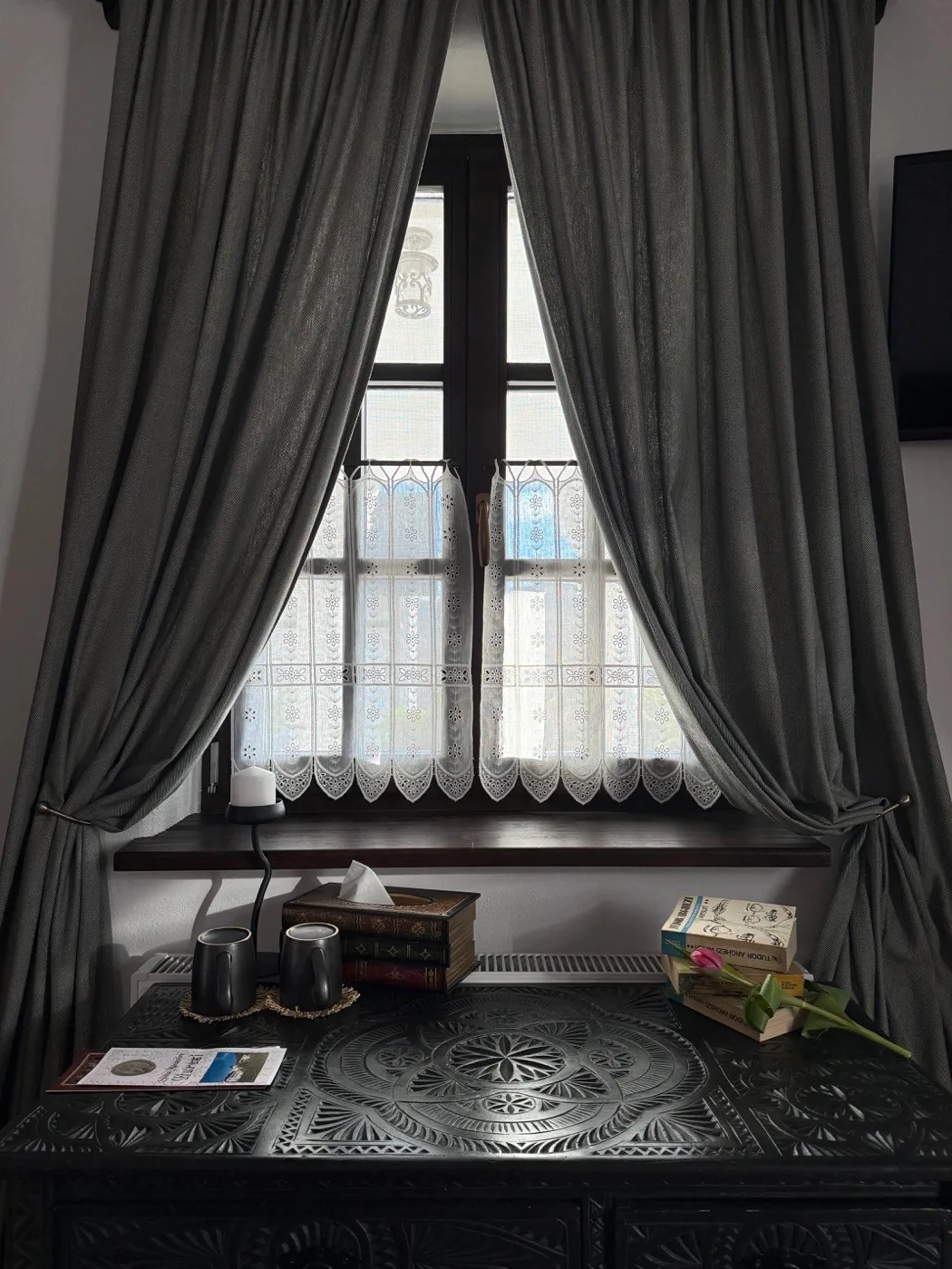 Apartamentul luminii de început — priveliștea