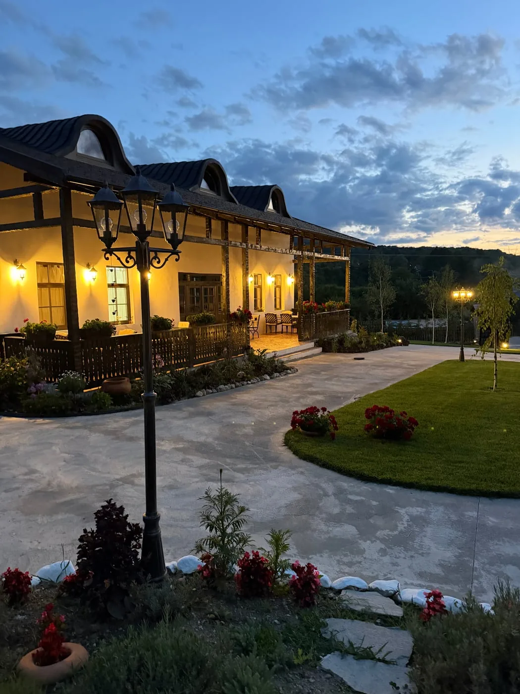 Cameră în strălucirea dimineții — priveliștea