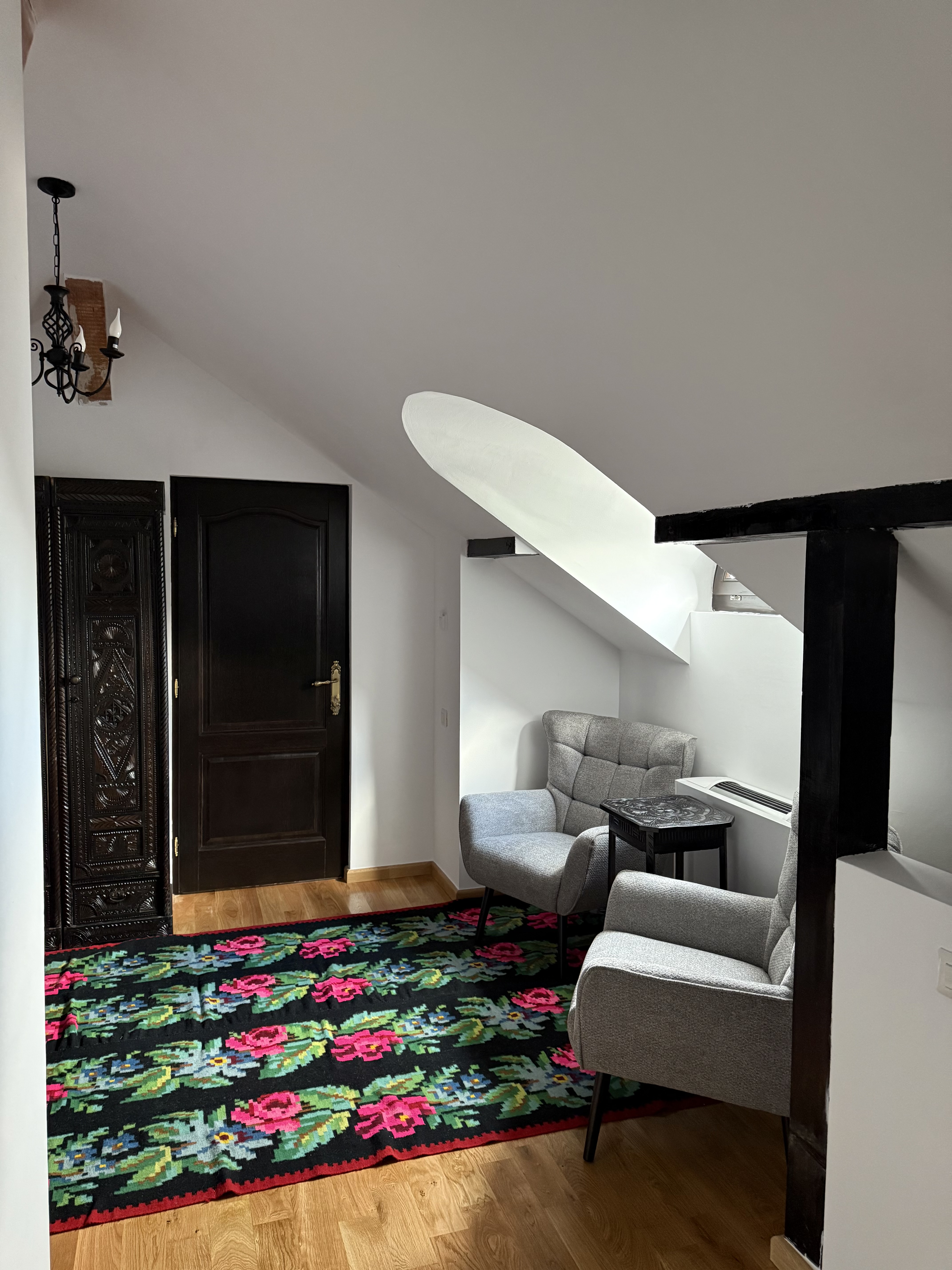 Camera 5 – vedere generală