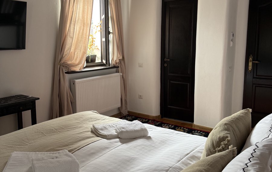 Curte amenajată la Odăile Brâncovenești