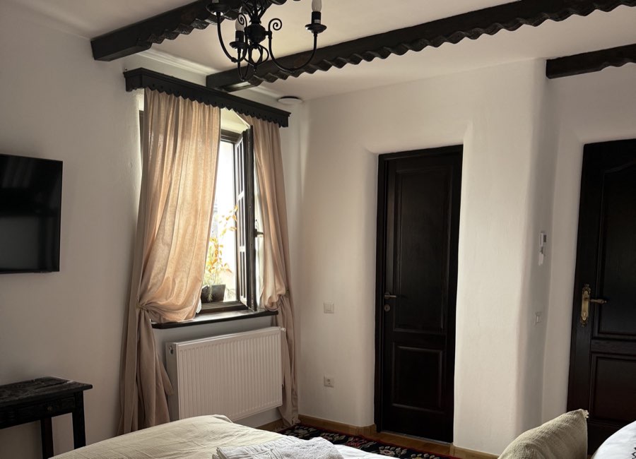 Alee și zonă exterioară amenajată